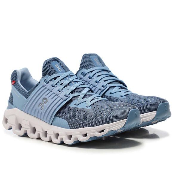 On Running Shoes - ON RUNNING Size W7
Cloudswift Sneakers